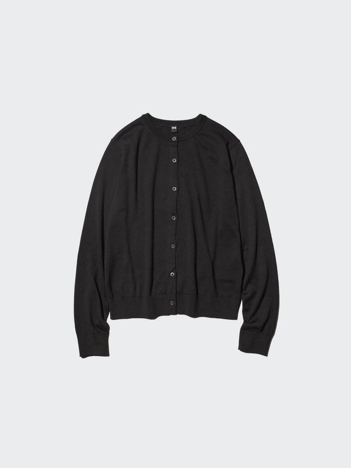 黒のクルーネック長袖カーディガン
