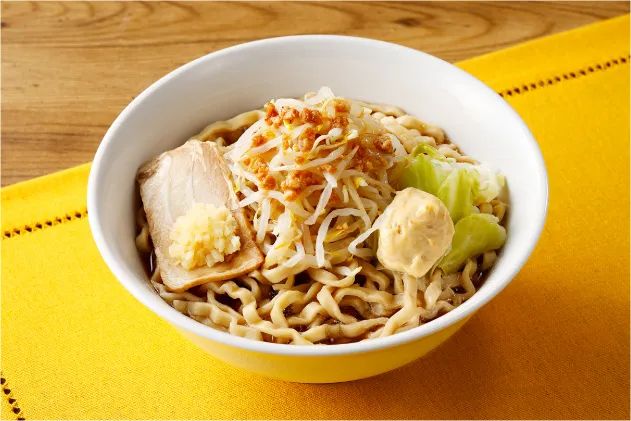 「ラーメンマシンガン監修 冷しにんにく醤油」のにんにく薬味