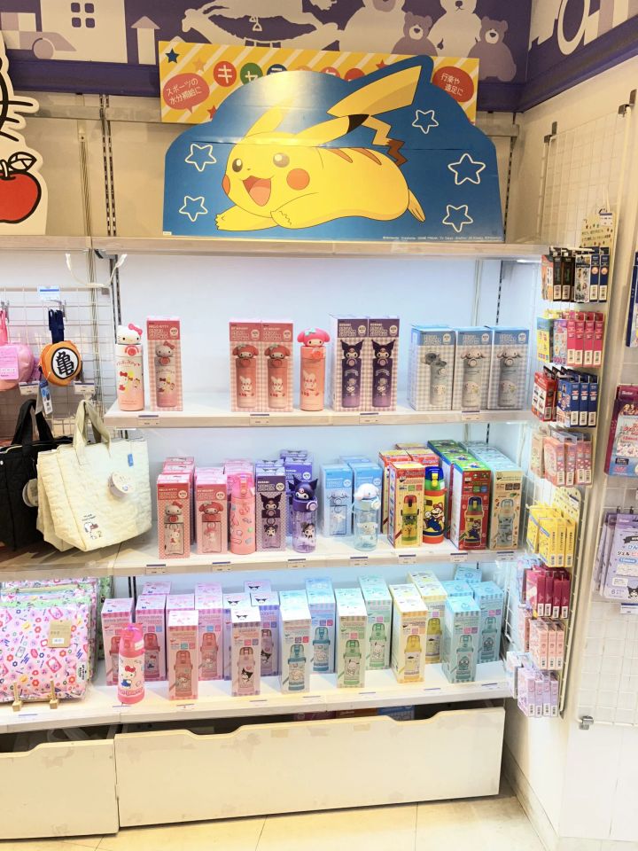 スケーターのキャラクターボトル