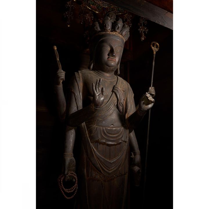 重要文化財 十一面観音菩薩立像（部分） 平安時代 9～10世紀 三重・観菩提寺蔵 通期展示 撮影：佐々木香輔