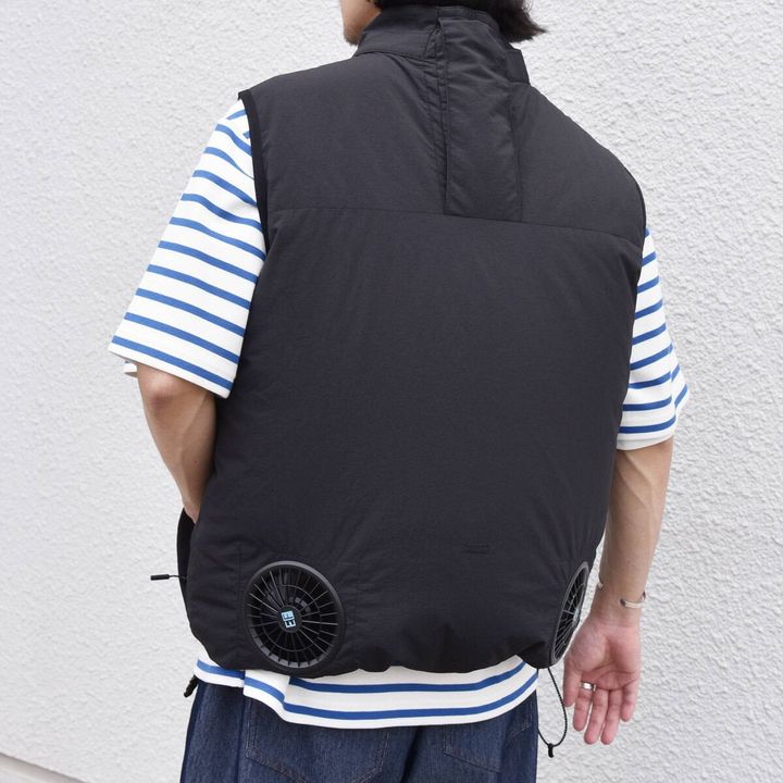 どちらもシンプルなデザインを引き立てる落ち着いたカラーで、普段のコーディネートにも取り入れやすいラインナップとなっている。