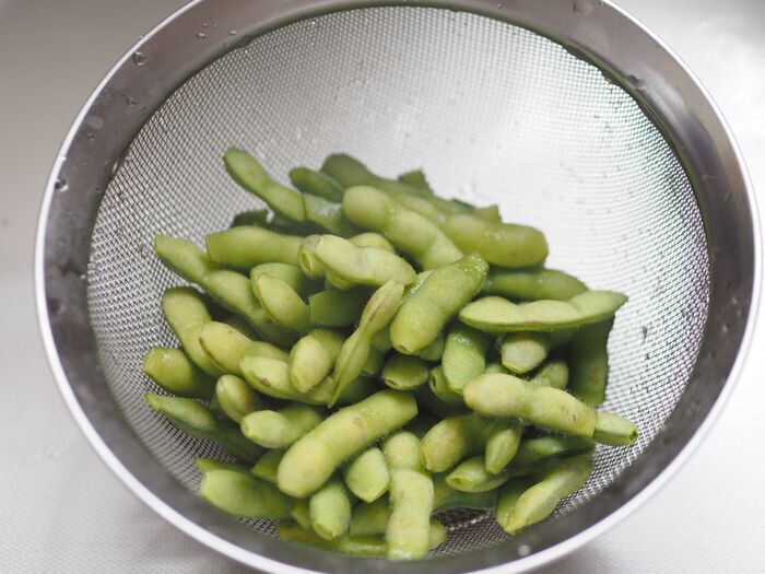【塩茹でにはもう戻れない】進化系「枝豆ペペロンチーノ」がウマすぎる！ニンニクと鷹の爪でヤミツキ必至♡