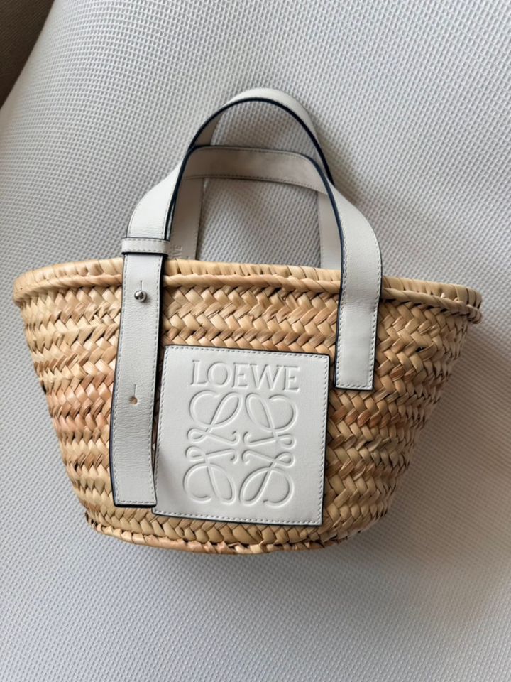 ロエベのカゴバッグ