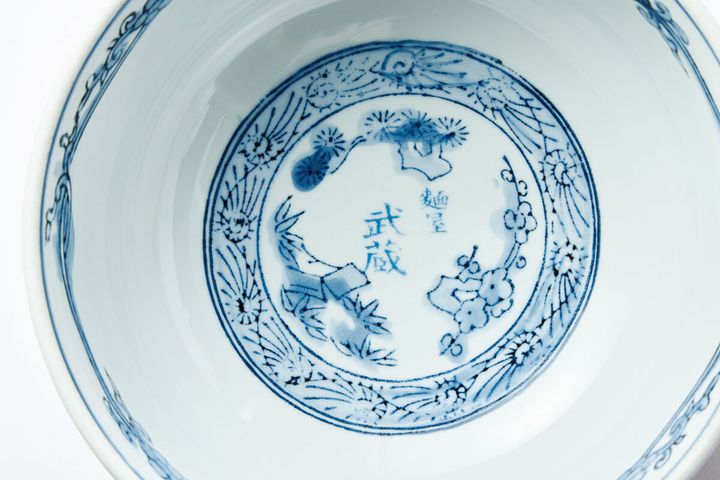 青山〈麺屋武蔵〉のどんぶり