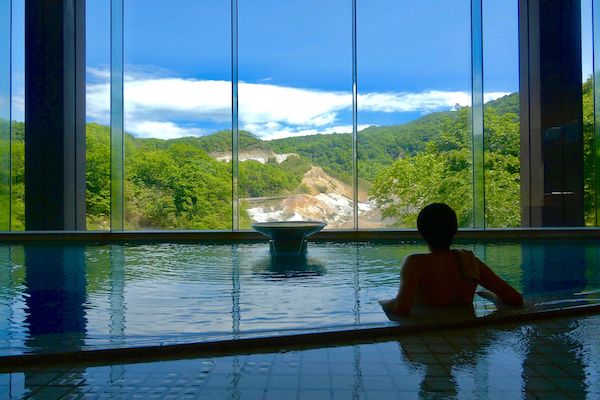 北海道登別温泉「第一滝本館」2027年おせちの早割予約開始！彩り豊かな42品の三段重