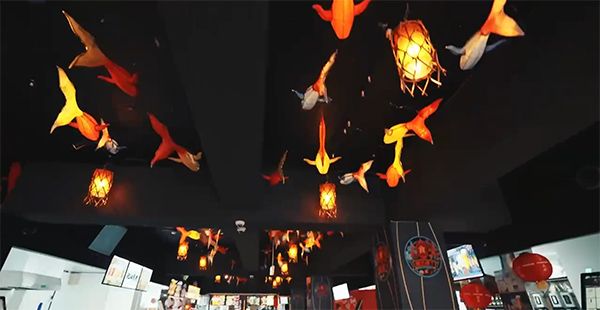 【神奈川県横浜市】横浜中華街の新スポット！クーラー空間で座って巡れる中華街「鯉恋横丁」オープン