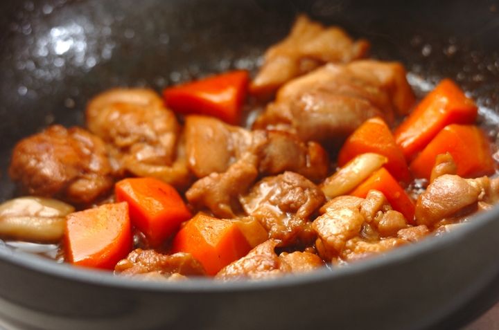 鶏もも肉とニンジンのさっぱり煮の作り方3