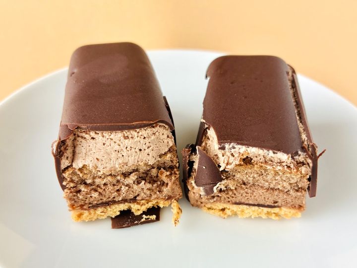 「癒される！」「食感の変化がよき！」【ローソン】ご褒美スティックケーキ パリっとふわとろショコラ