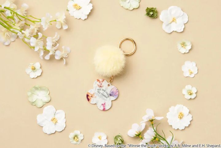 ファー付きアクリルキーホルダー（全1種）