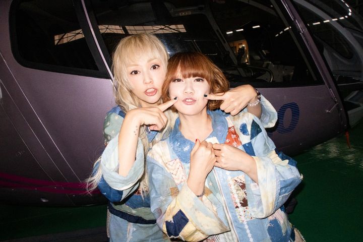 デビュー30周年を迎えたPUFFY（左から）吉村由美、大貫亜美 width=