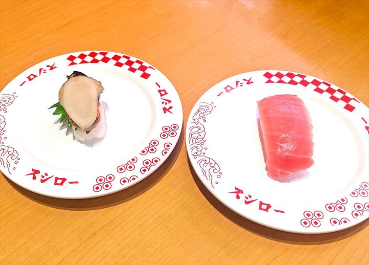 「あわび1貫」（左）と「本鮪中とろ」