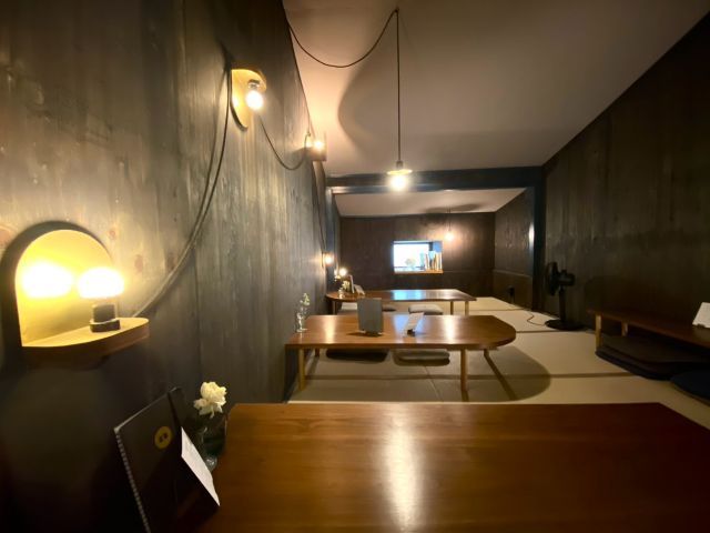 雨音茶寮の店内、2階の落ち着いた空間