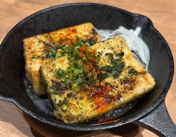 【福岡県久留米市】和食の老舗が手がける新店「和バル ニクテツ」でスキレット料理を気軽な価格で楽しもう