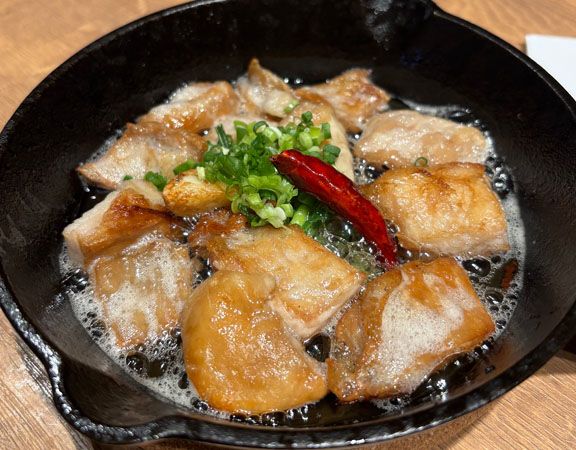 【福岡県久留米市】和食の老舗が手がける新店「和バル ニクテツ」でスキレット料理を気軽な価格で楽しもう