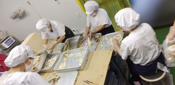 【大分県佐伯市】ご飯にのせるだけの出汁ペースト「漁師のかっこみ飯」。漁村女性グループめばるが発表