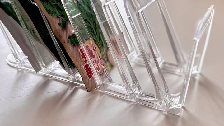  見せる収納で作業もスムーズ！セリアの「ハンカチスタンド」で作るおしゃれな種袋ホルダー