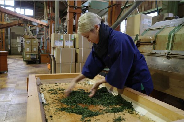【東京都港区】小島瑠璃子のお茶ブランド「maison de RURI」と河田製畳が、チャリティーイベント開催