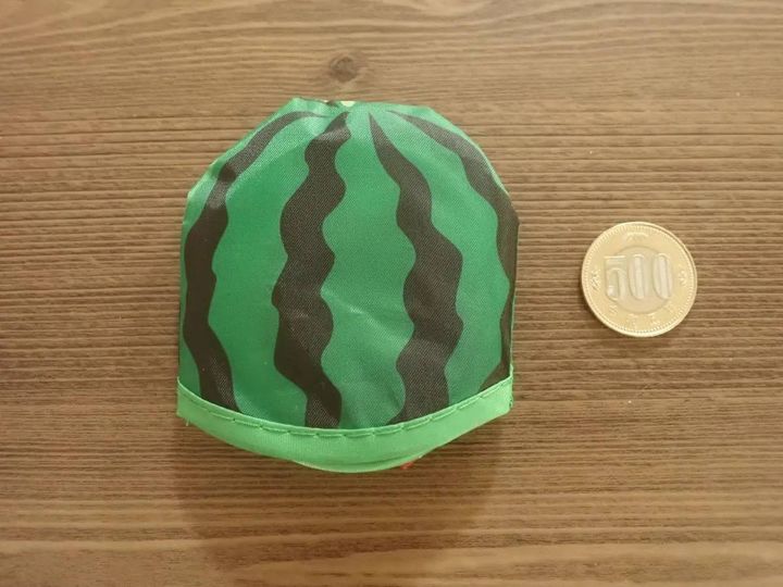 DAISO(ダイソー)：折りたたみうちわ(すいか)