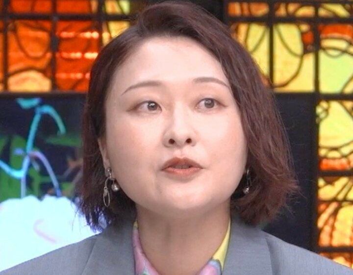 グラドルがホテルのベッドで自撮り