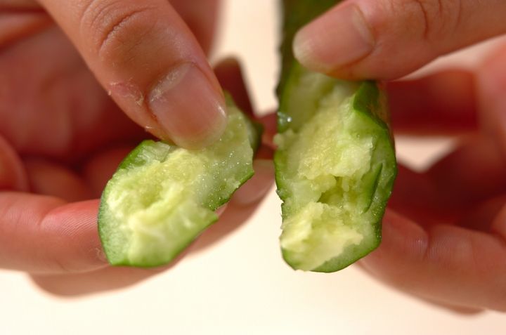 キュウリの梅みそ和えの作り方1