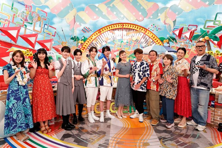 8月20日放送『ミュージックジェネレーション』左から井上清華（フジテレビアナウンサー）、山之内すず、本田高優（Cloud ten）、福間しん（Cloud ten）、高岡ミロ（Lienel）、近藤駿太（Lienel）、南野陽子、大竹一樹（さまぁ～ず）、三村マサカズ（さまぁ～ず）、syudou、横澤夏子、長谷川忍（シソンヌ） （C）フジテレビ width=