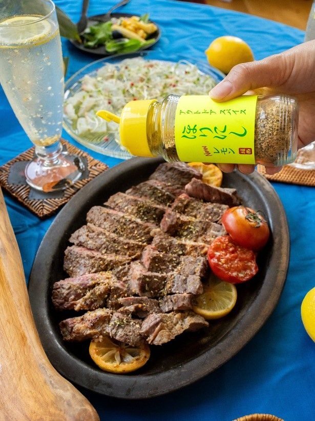 牛肉のステーキにひとふりすればキレのある酸味が広がる