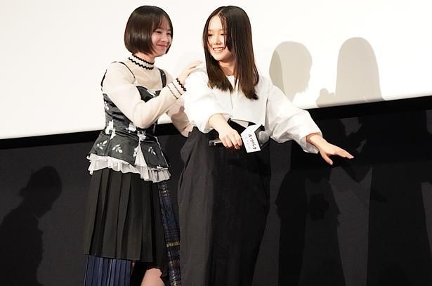 七瀬ふうり&岡田六花、入場時から仲の良い様子を見せて会場を盛り上げた