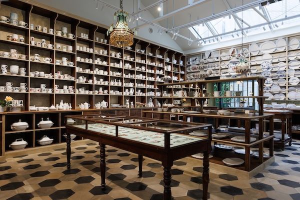 【東京都渋谷区】Astier de Villatteのイメージビジュアルを撮影したソフィー・ドラポルト氏の個展開催