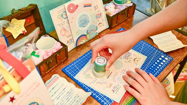 【東京都北区】「rainbowholic」が「文具喫茶」を移転し体験型文具店「文具ランド」を駒込にオープン