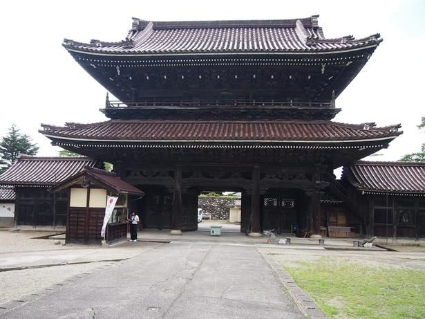 瑞泉寺山門の彫刻”雲水一疋龍”を見てみよう