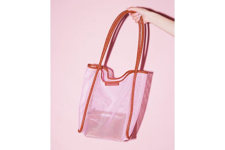 バッグ￥25,600／ポピー リシマン（H3O ファッションビュロー）