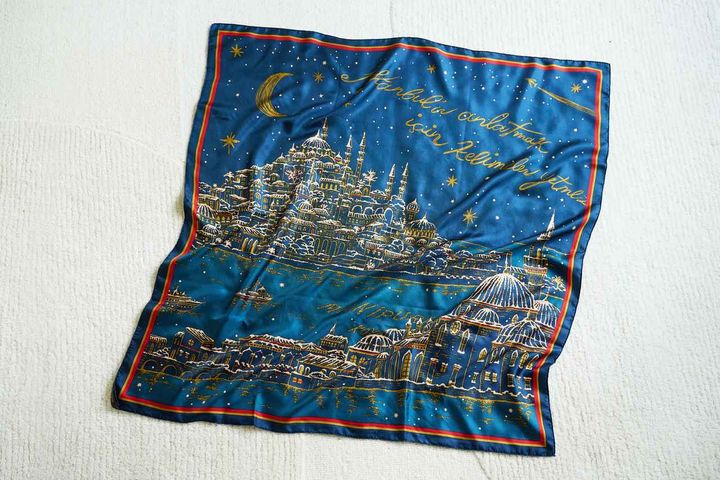 画像1: 【manipuri】ゴールデンナイト［H88×W88㎝］¥22,000 manipuri.jp