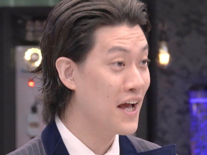 受刑者が髪を切る刑務所内の理髪店に潜入した芸人