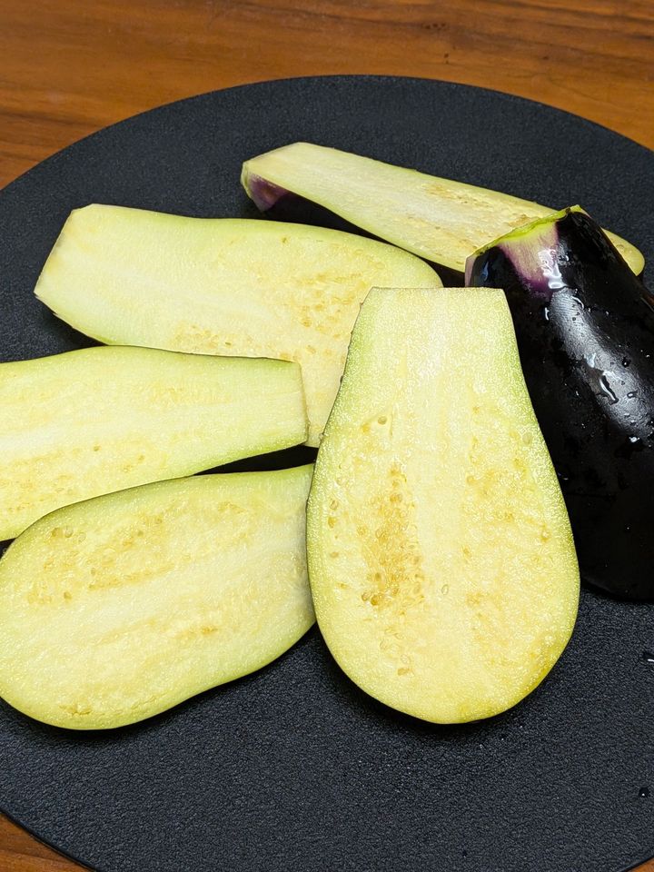 【朝どれ野菜】新鮮な茄子の見分け方