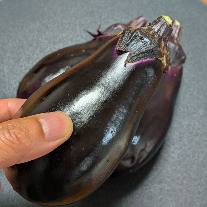 【朝どれ野菜】新鮮な茄子の見分け方