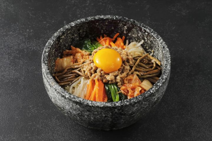 「焼肉の虎」の「石焼ビビンバ」