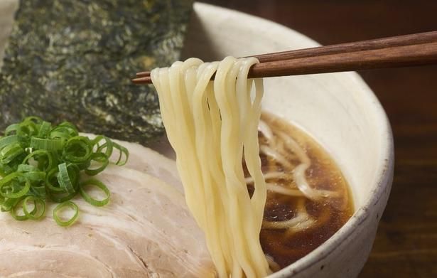 魅力的な麺 画像提供：オイシックス株式会社
