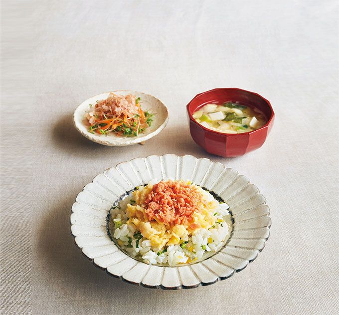 【育脳朝ごはんレシピ】もうネタ切れ！ そんなときは市販品を組み合わせて「鮭ちらし」「スプラウトとにんじんのサラダ」「みそ汁」の画像1