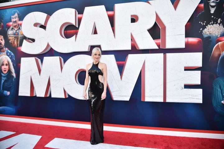Anna Faris arrives at the premiere of 