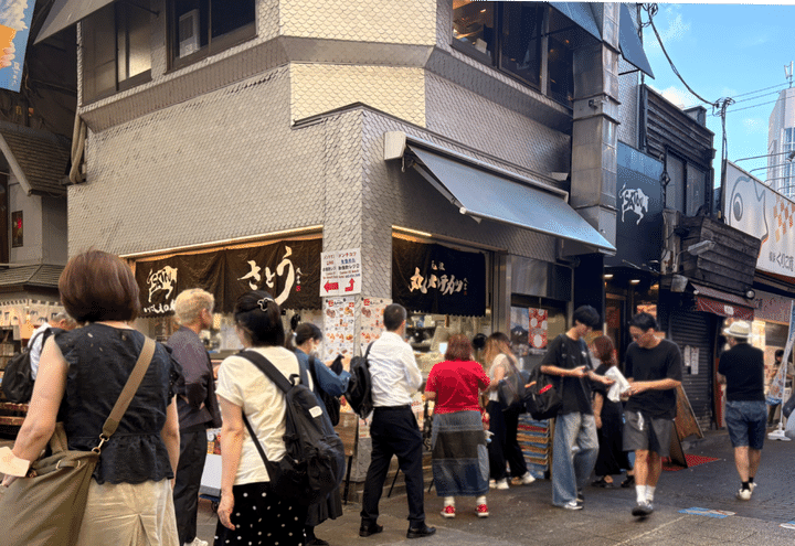 「吉祥寺 さとう」の店頭と行列