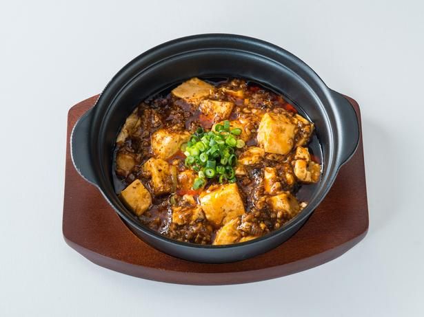 「麻婆豆腐」(1628円)。花椒の痺れる香りとコク深い辛味が効いた本格派