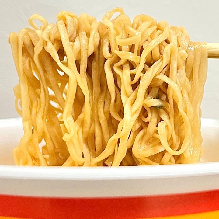 日清食品の「チキンラーメンどんぶり 旨辛チゲ味」