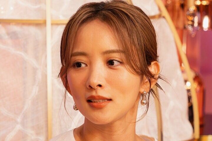 【写真・画像】「レスがきっかけでデビュー」30歳セクシー女優、”レスられ夫”からの反応を明かす 剛力彩芽ら驚き 1枚目