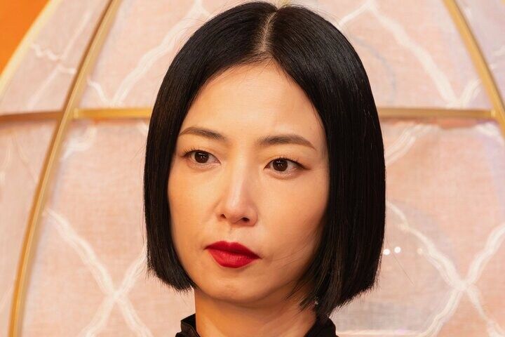 【写真・画像】旅行がきっかけでレスに…人気芸人を夫に持つ元アイドル、”夜の営み事情”を赤裸々告白「する雰囲気だったけど…」 1枚目