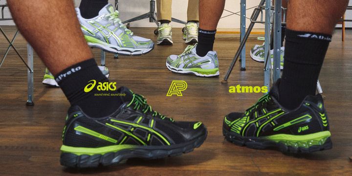 atmos（アトモス）が、ブラジリアン柔術カルチャーをルーツに持つAlbino ＆ Preto（アルビノ アンド プレト）とタッグを組み、ASICS SportStyle（アシックス スポーツスタイル）の「GEL-KAYANO 12.1」別注モデルを発売。ブラックとホワイトの2色をラインアップし、8月14日より抽選受付、8月28日より発売する。