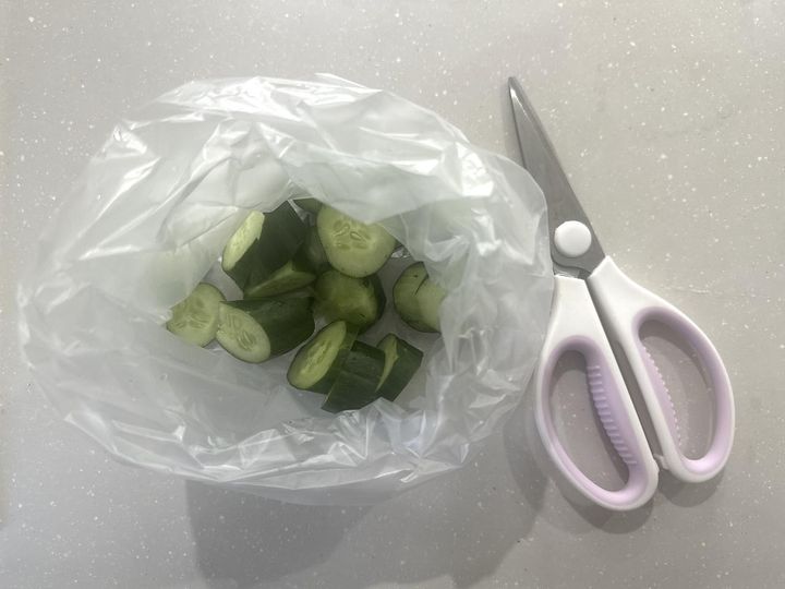 画像: 包丁は使わない！ 大胆クッキング