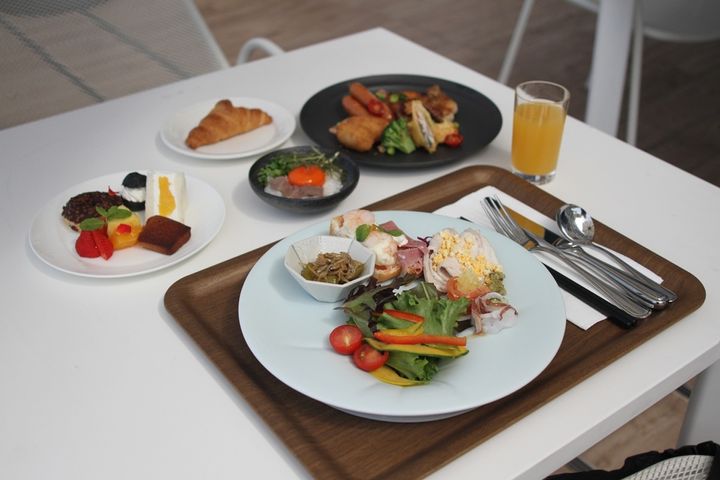 ブッフェの料理