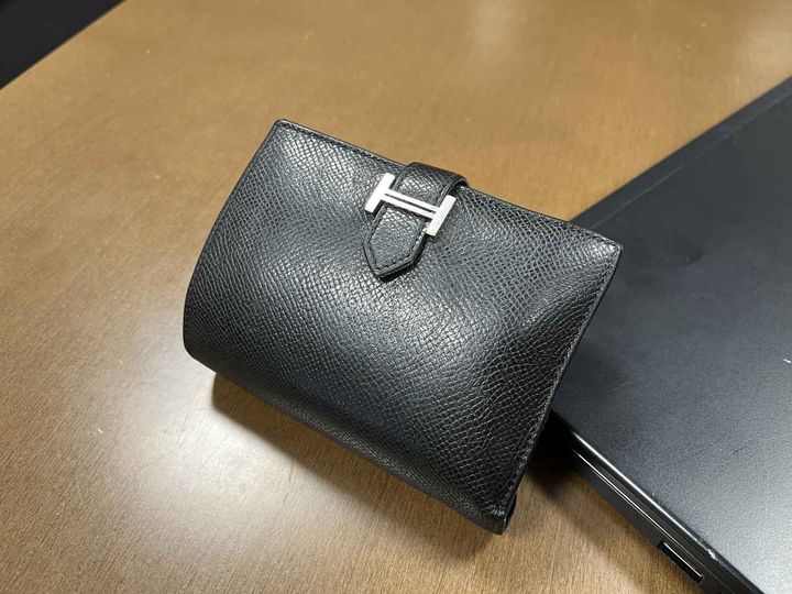 画像: こちらが森唯斗からプレゼントされたエルメスの財布