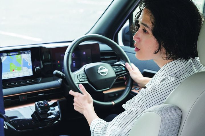 EV「SAKURA」はスーっと静かに加速するから街中も高速での合流もラクラク！