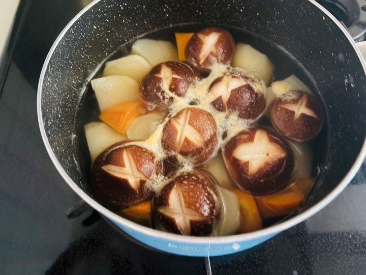 えっ、新じゃが春じゃないの！煮崩れを防ぐ秘訣にはたったこれだけ！しかもだし要らず
